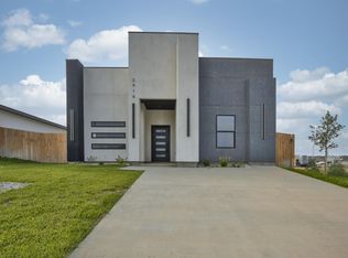 2918 Coventry Dr, Laredo, TX 78046