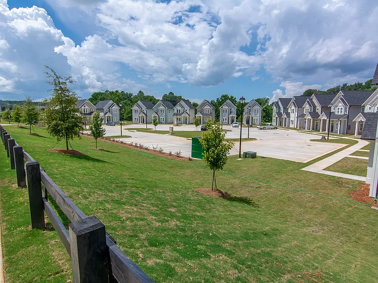 Oakwood Commons By Stella Homes — Photo 12