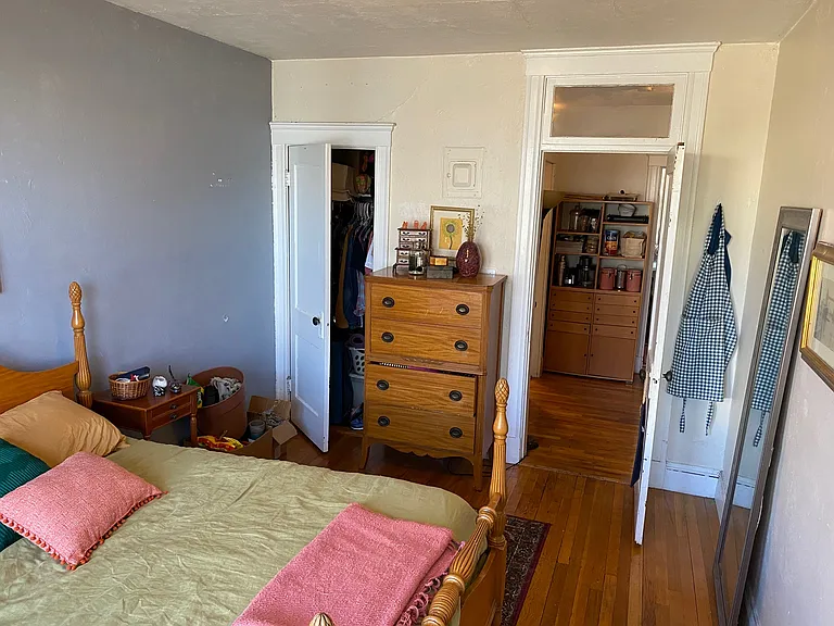 335-A Harvard St — Photo 3