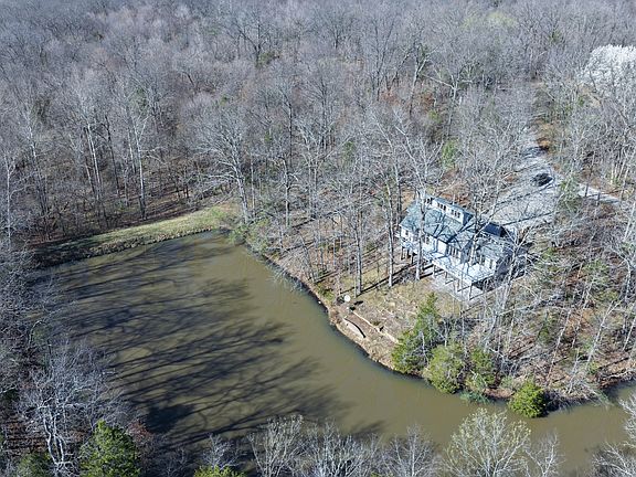 2nd image of 207 Kennedy Rd