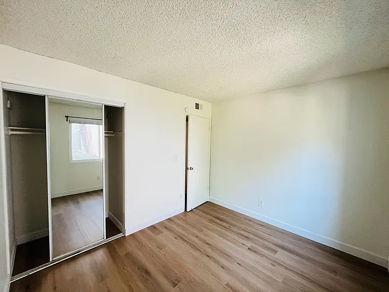 2521 W Sunflower Ave #R1 — Photo 12