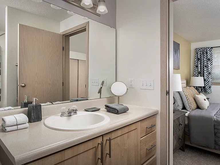 Rivergreens Apartments — Photo 8