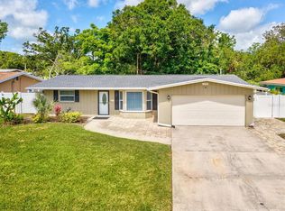 1390 S Hillcrest Ave, Clearwater, FL 33756