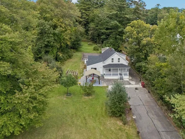 31 Parham Rd, Tyngsboro, MA 01879