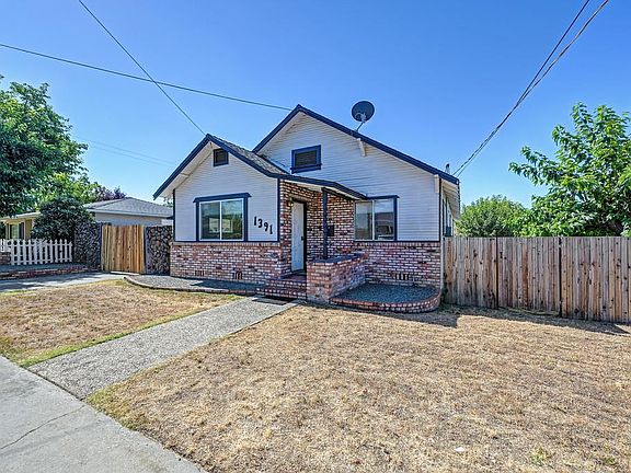 5th image of 1391 5th St