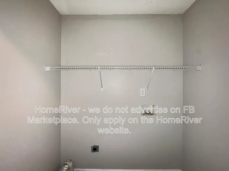 733 Elderberry Ln — Photo 6