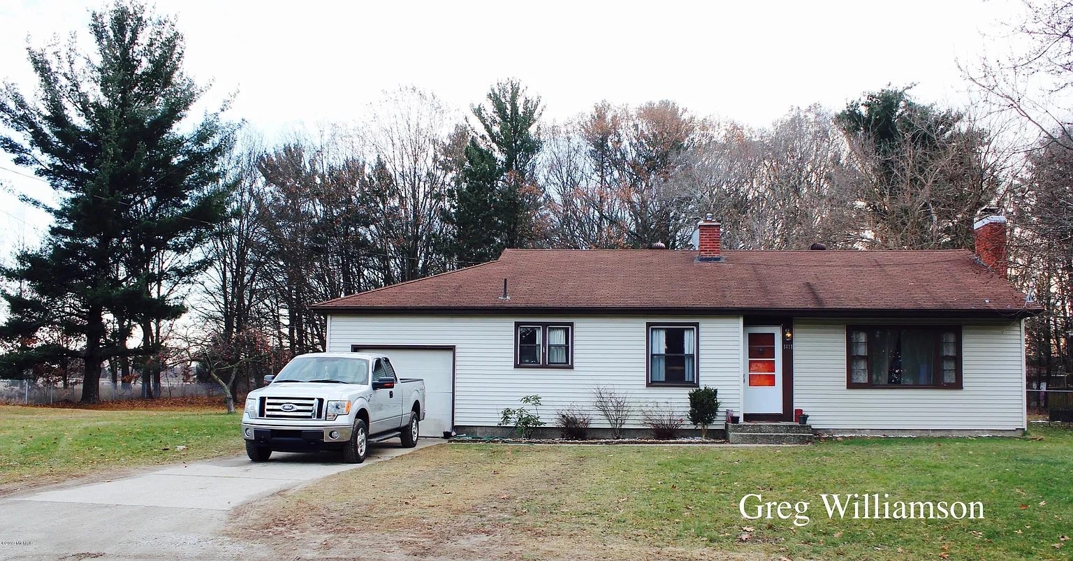 1411 Cherry Ave photo 1