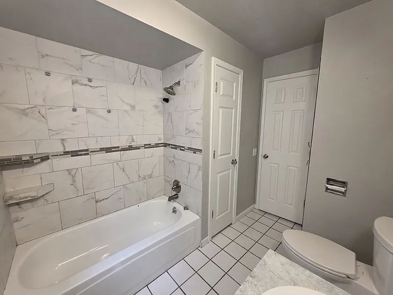 1204 NW 2nd St — Photo 9