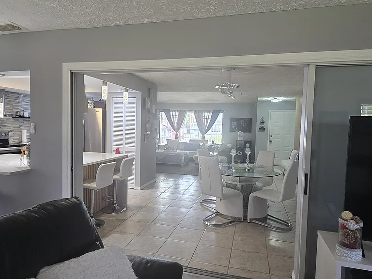 1116 SE Menores Ave — Photo 6