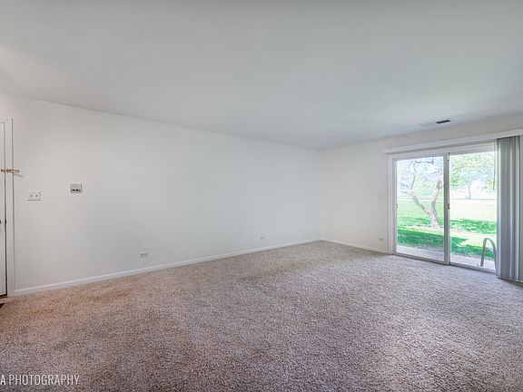 3rd image of 230 Ashbury Ln W APT 3