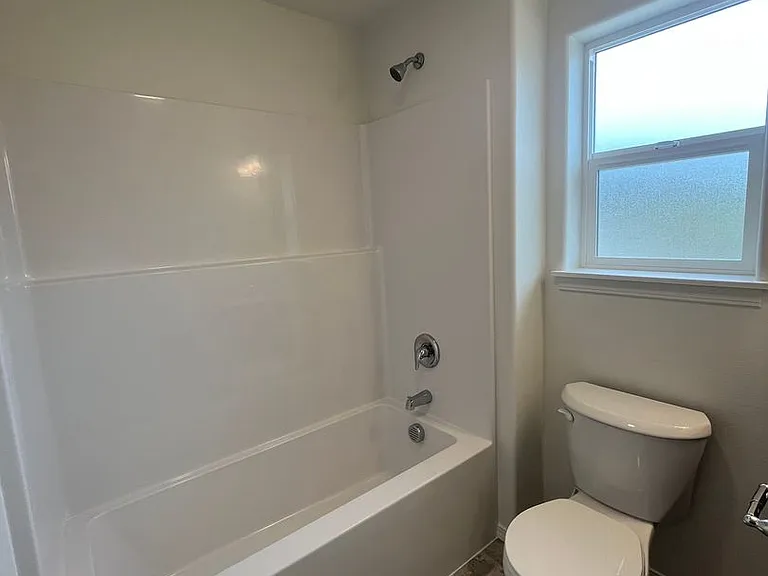 975 W 27th Ave — Photo 14