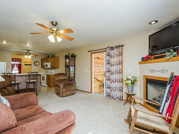 3rd image of 139 Fairlawn Ct
