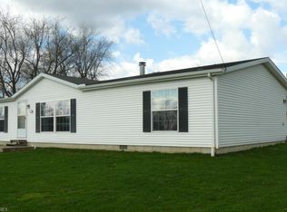 391 Chestnut St, Conneaut, OH 44030