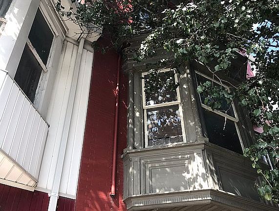 2nd image of 613 W Market St