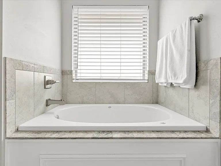 5316 Lannister Ln — Photo 17