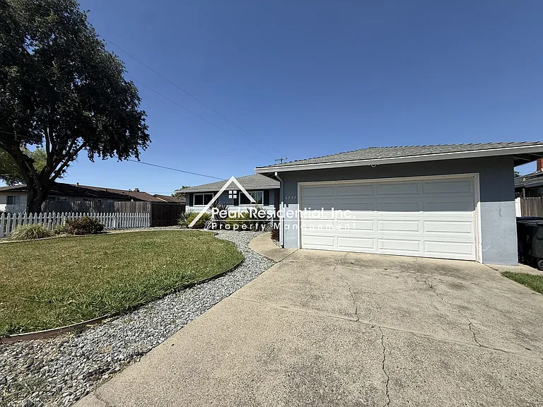 6739 Ferrier Ct — Photo 3