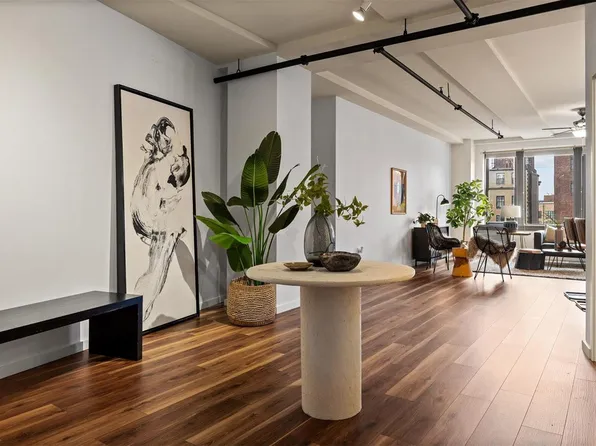 915 Olive St APT 1005, Saint Louis, MO 63101