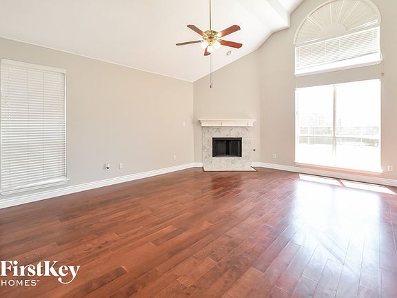 2nd image of 3010 Hamlett Ln