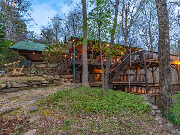 197 Smith Hill Rd, Blue Ridge, GA 30513