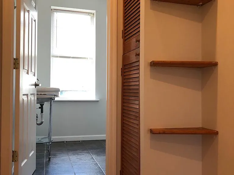 327 Point St — Photo 10
