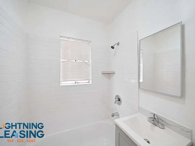 8633 Denver Ave #2 — Photo 6