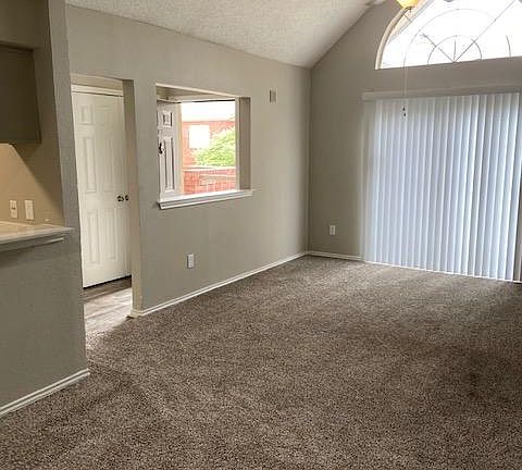 4th image of 1105 Amherst Dr #3039