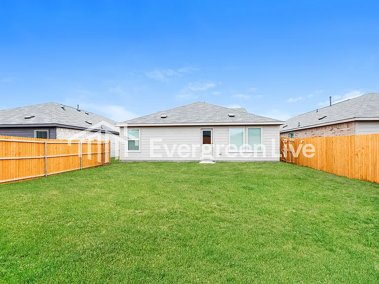 1625 Sparrow Hawk Rd — Photo 13