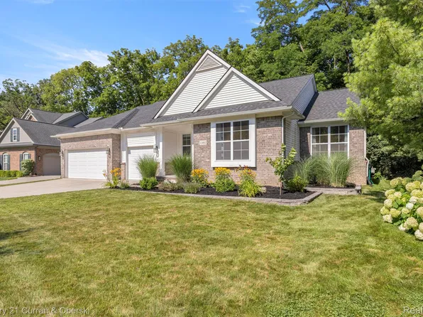 13662 Cobblestone Creek Dr, Belleville, MI 48111