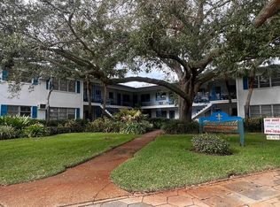 800 Beach Dr NE APT 6, Saint Petersburg, FL 33701