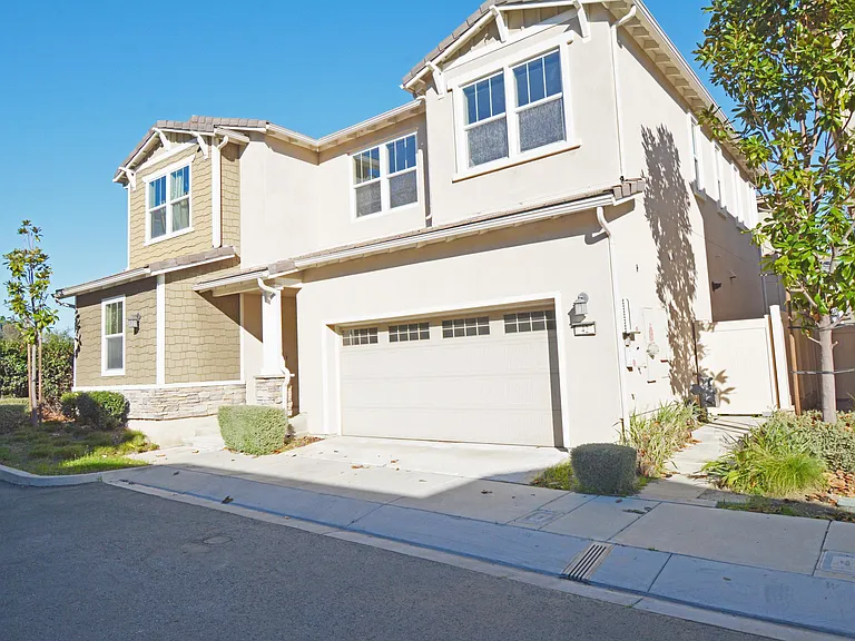 42 Gable Ct — Photo 2