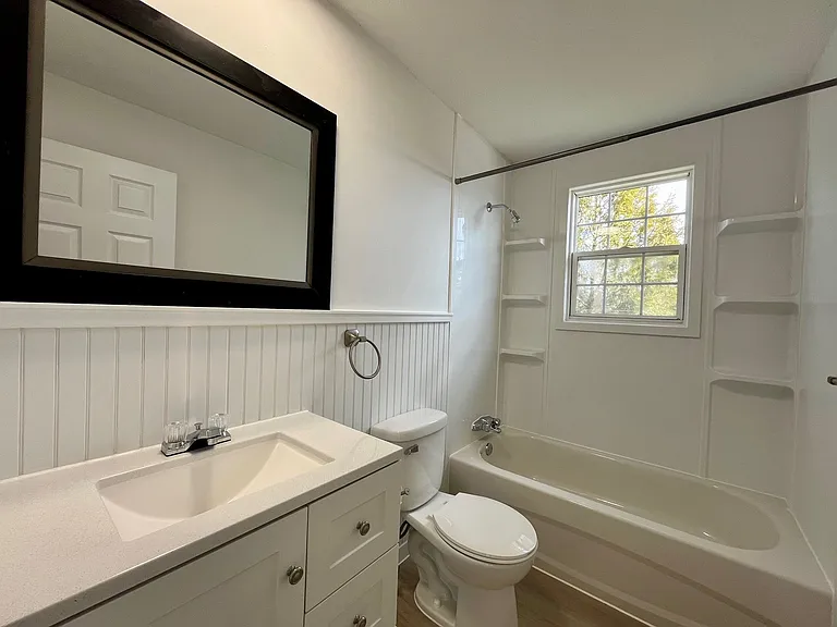 130 Inverness Pl — Photo 3