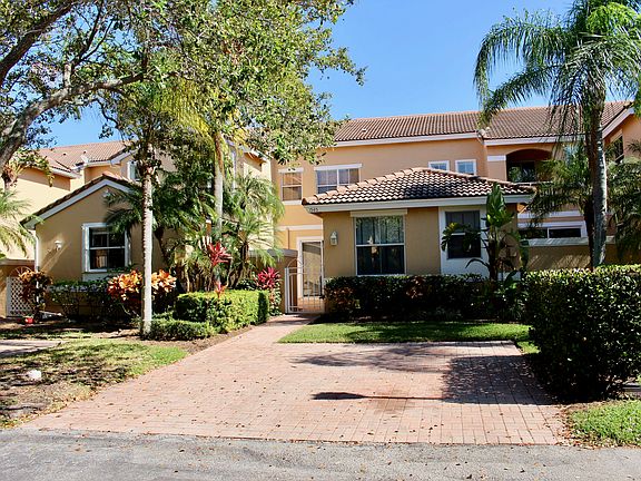 2nd image of 1545 Seagrape Way