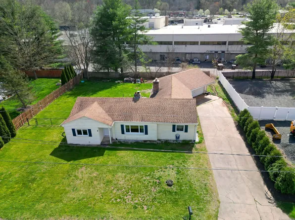 6 Oak Road, Cromwell, CT 06416