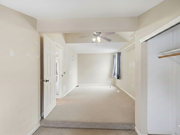 3rd image of 860 Parkway Ave