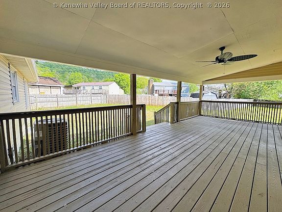 4th image of 34 Pinewood Cir