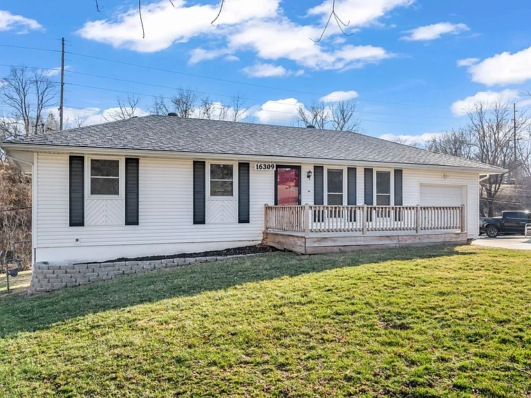 16309 S Queen Ridge Dr — Photo 2