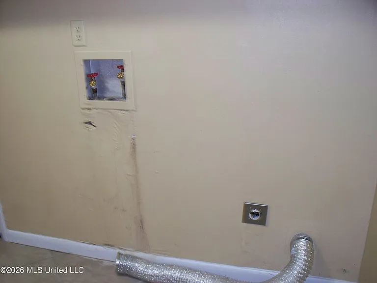 2712 Connor Dr — Photo 14