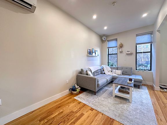 5th image of 176 E 108th St #4A