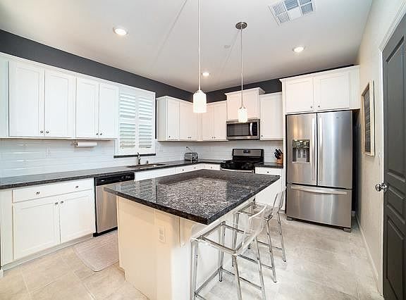 3rd image of 412 E Roquefort Ct