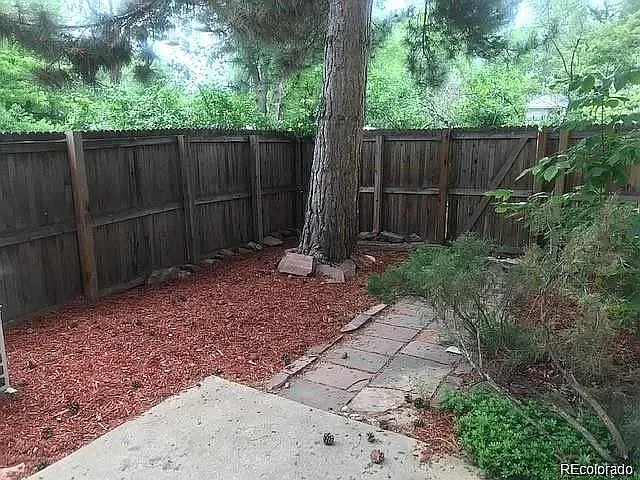 1160 Poplar Ave — Photo 16