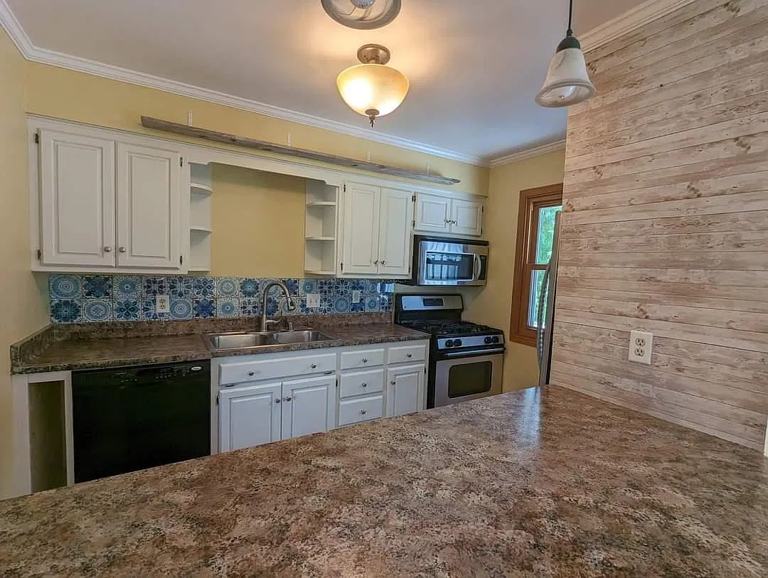 3 bed, 1.5 bath, 1250 sqft, $2,000 — Photo 1