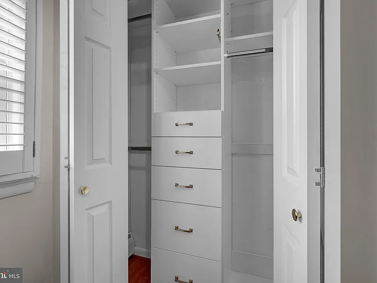 8905 Valley Forge Dr — Photo 13
