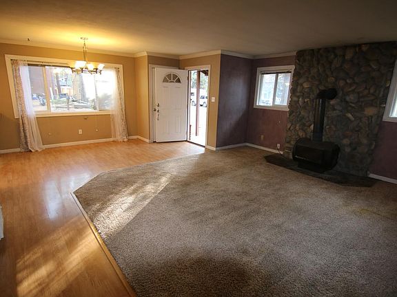 3rd image of 3339 Treehaven Dr