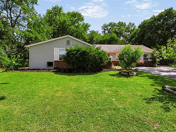 3rd image of 7105 Hague Rd