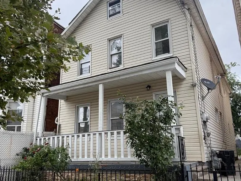 417 Franklin St — Photo 1