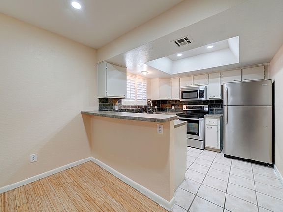 2nd image of 1402 S Jentilly Ln Unit 206