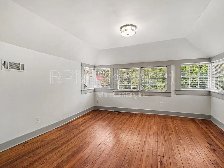 931 Oglethorpe Ave SW — Photo 17