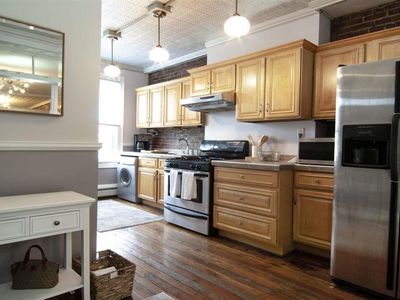 360 8th St, Jersey City, NJ, 07302