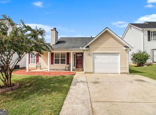 1037 Meadow Glen Cir, Fairburn, GA 30213