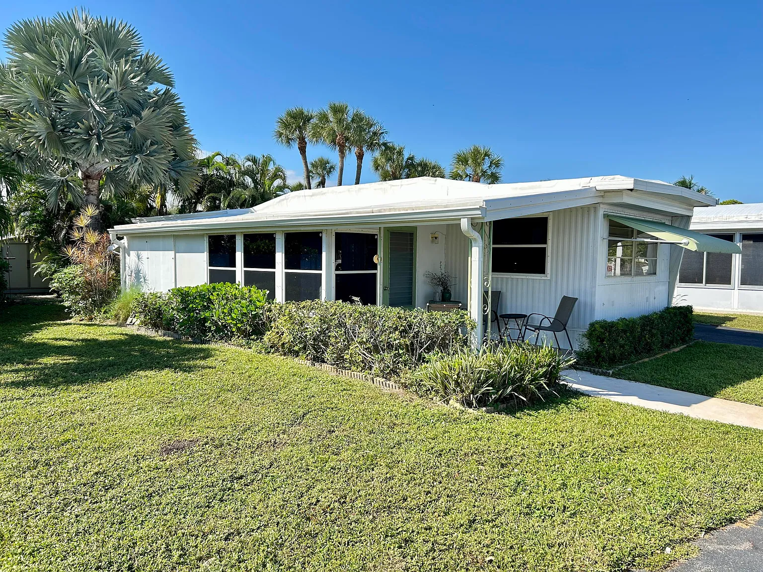 2 bed, 1.5 bath, 600 sqft, $2,500 — Photo 2